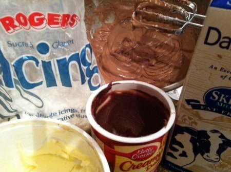 Cutting the sweetness from the prepared icing for the Cake Pops